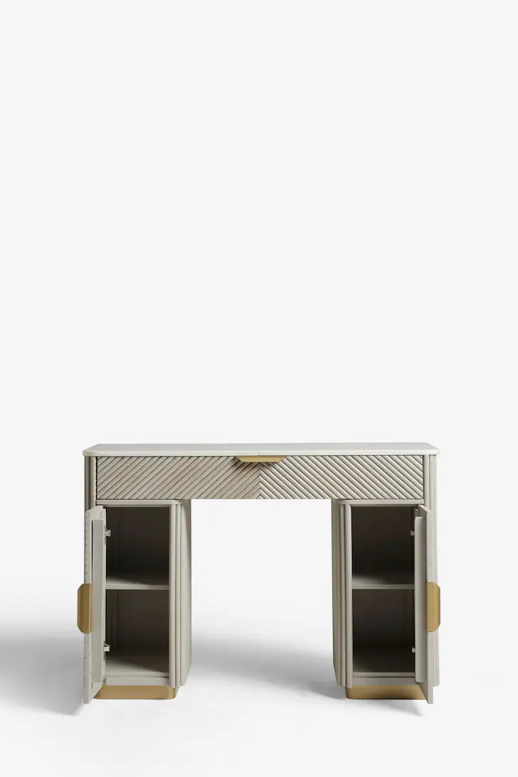 Vegas Dresser