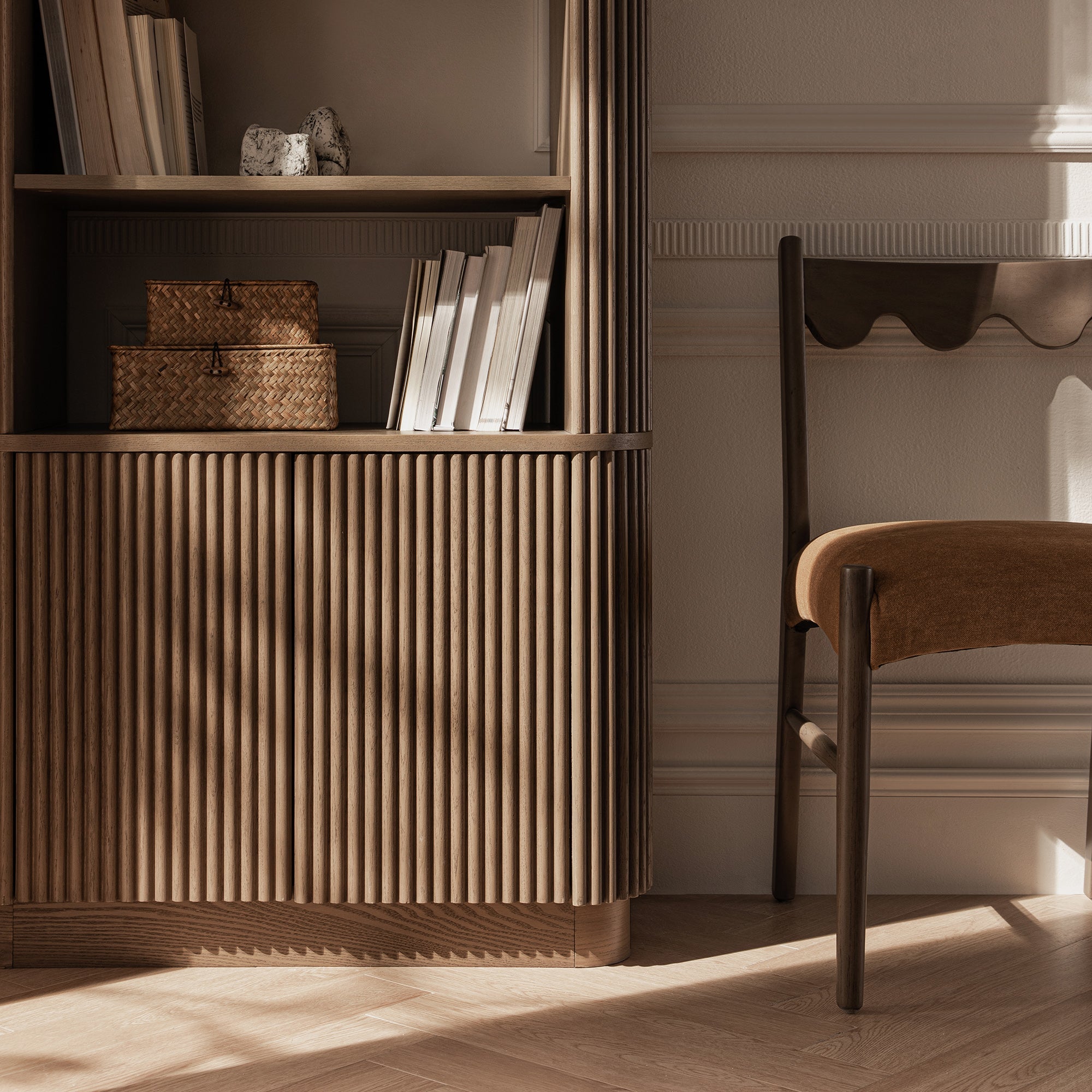 Pisa Book Rack