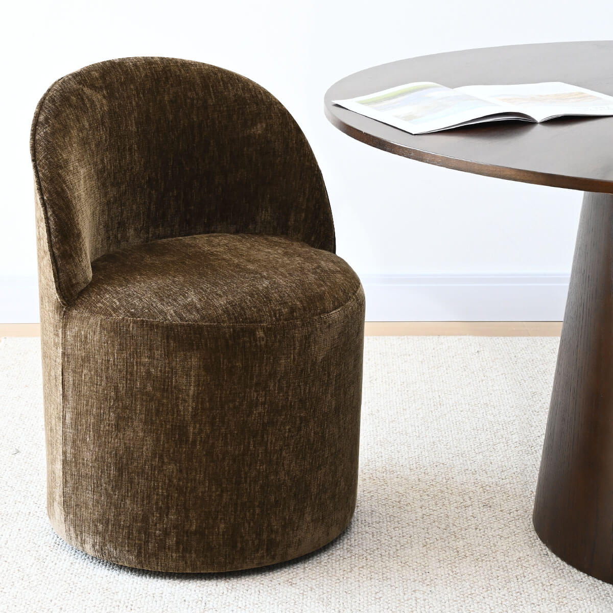 Oakline Grande Dining Set