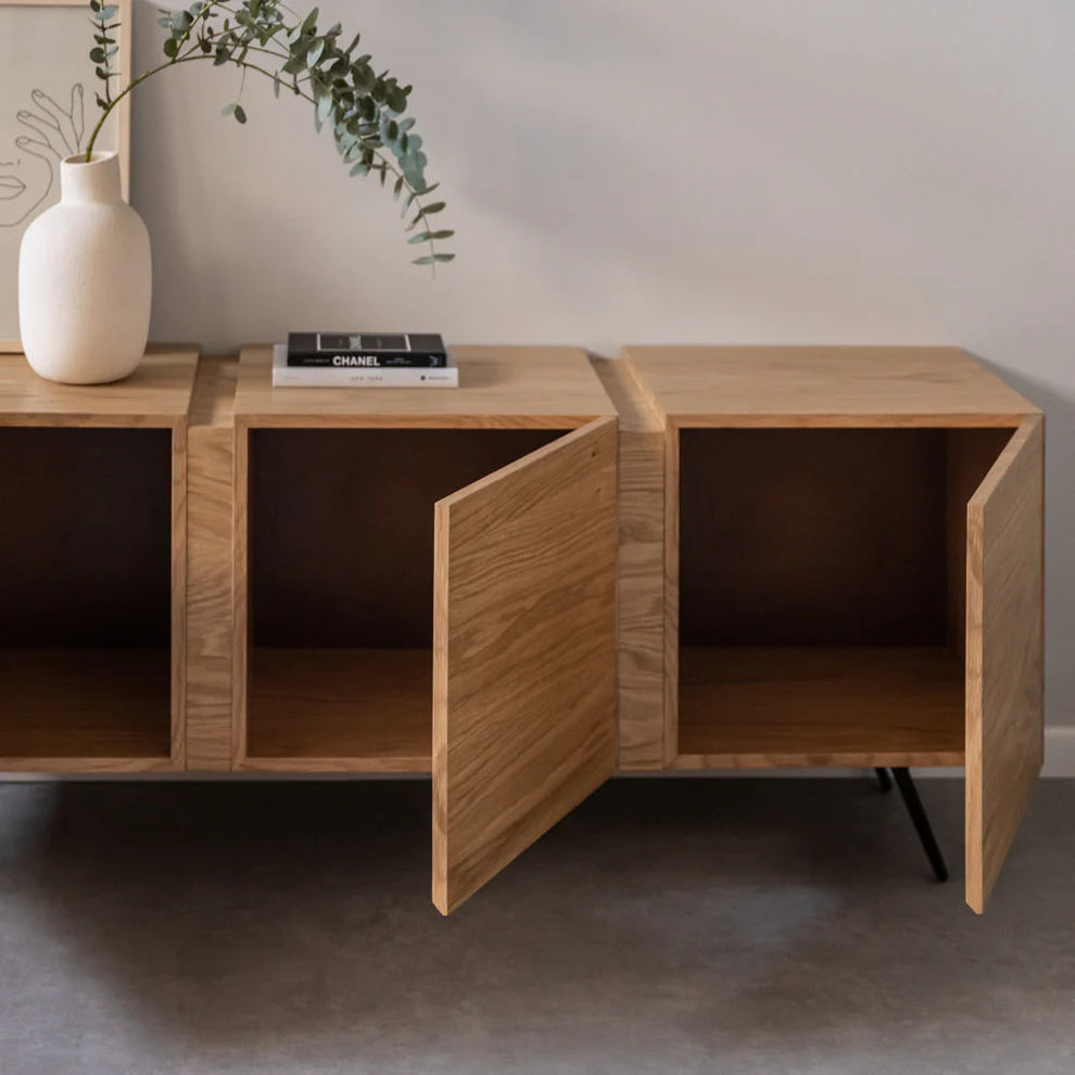 Nordic Oak Console – Minimalist Natural Wood Look