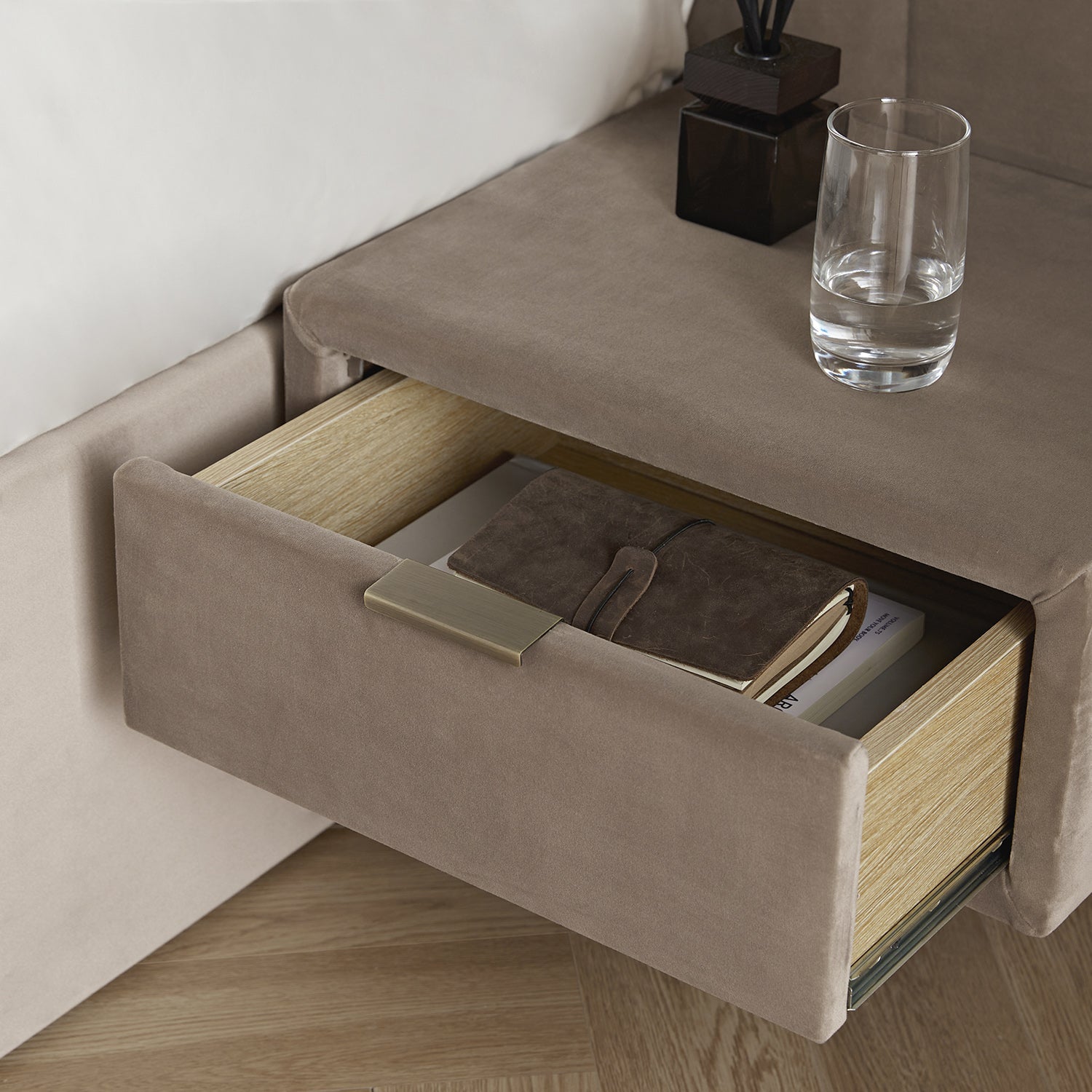 Serenzo Modern Bed