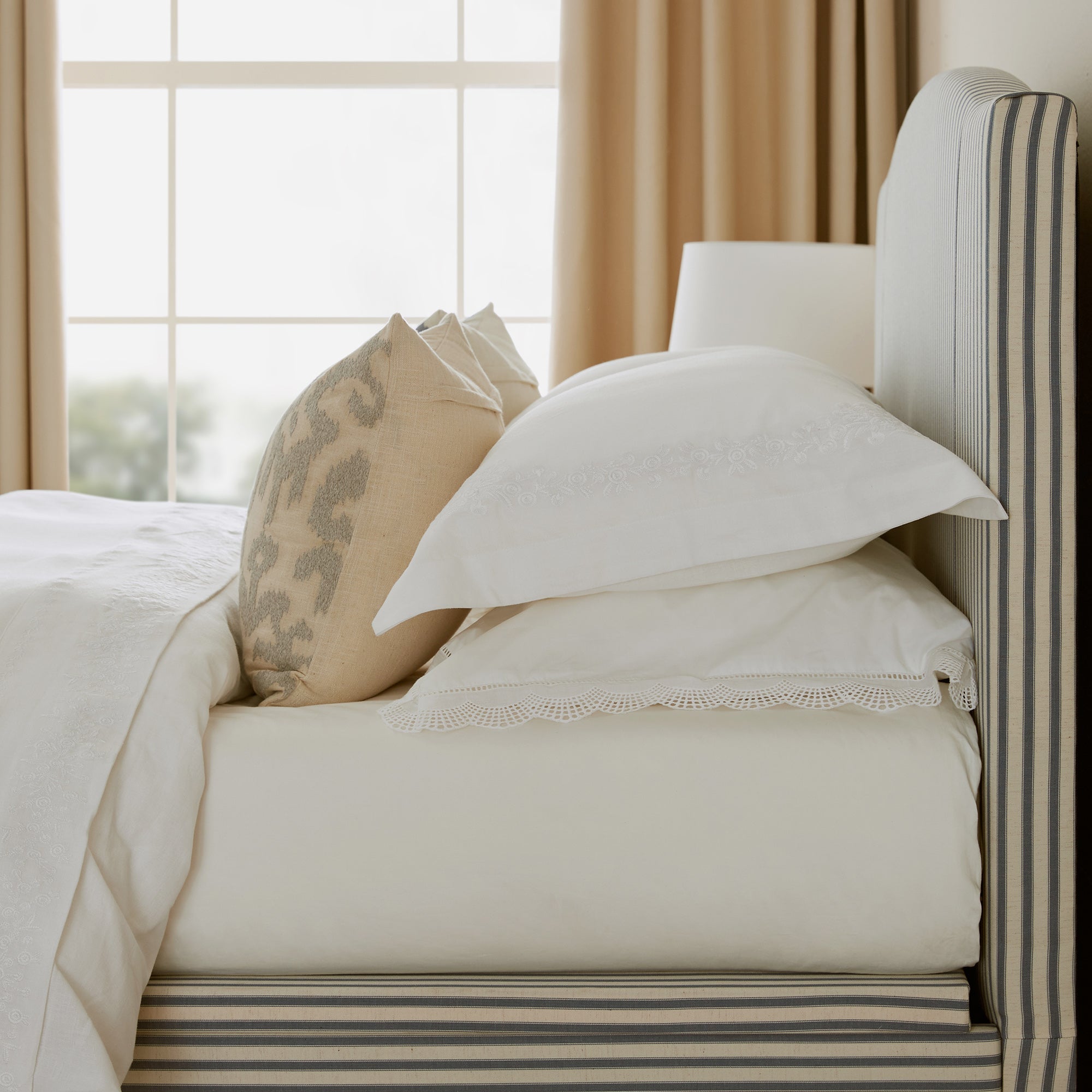 Tarello Grand Bed