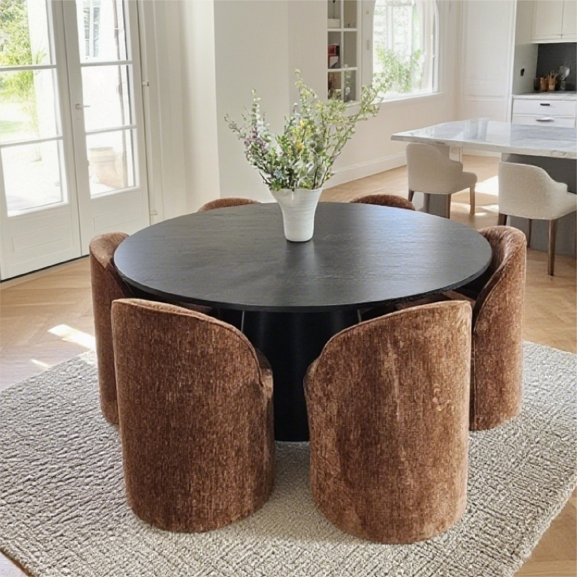 Oakline Grande Dining Set