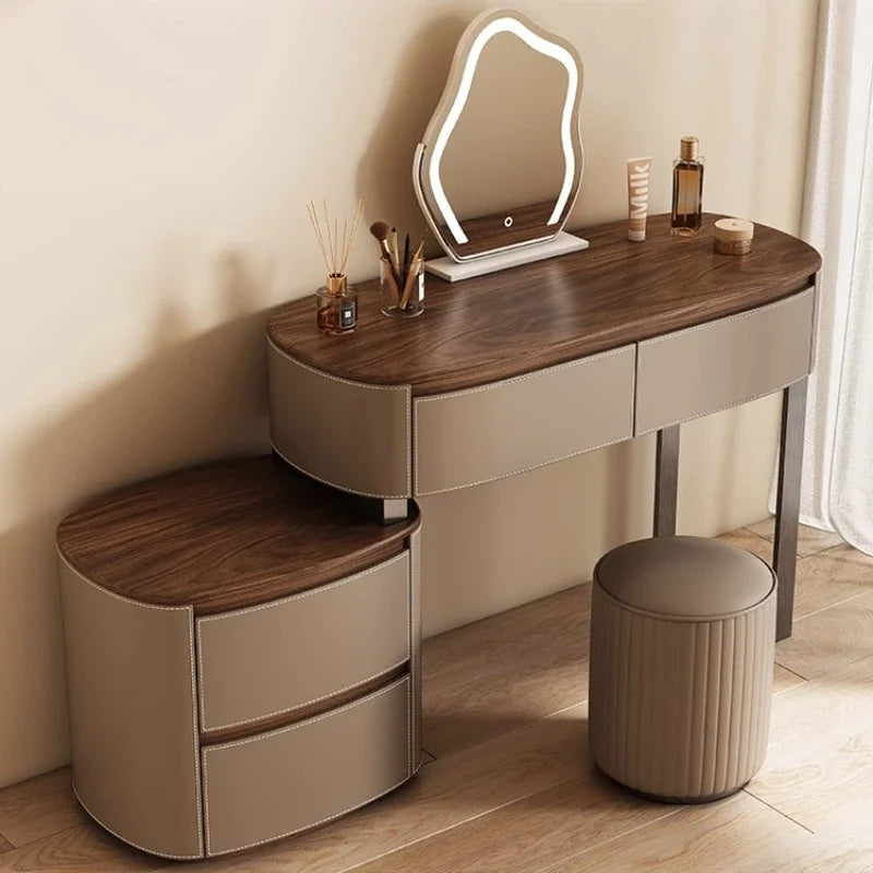 SaddleLuxe Vanity