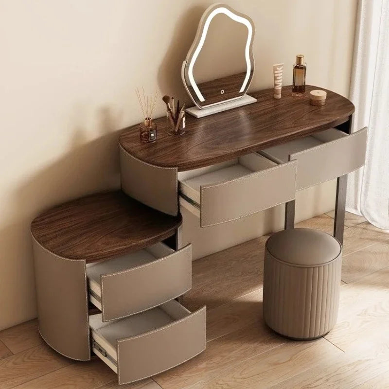 SaddleLuxe Vanity