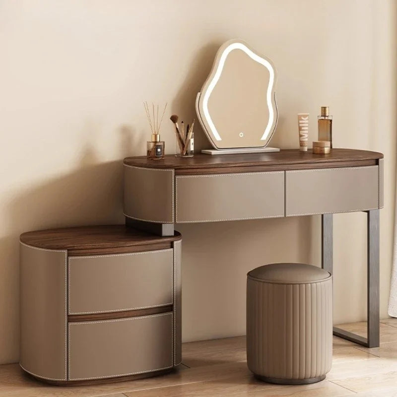 SaddleLuxe Vanity