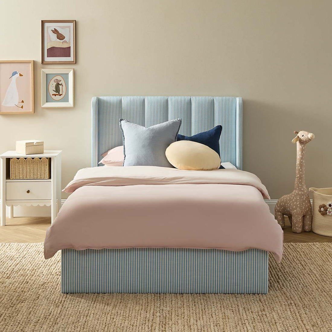 Quinn Single Bed