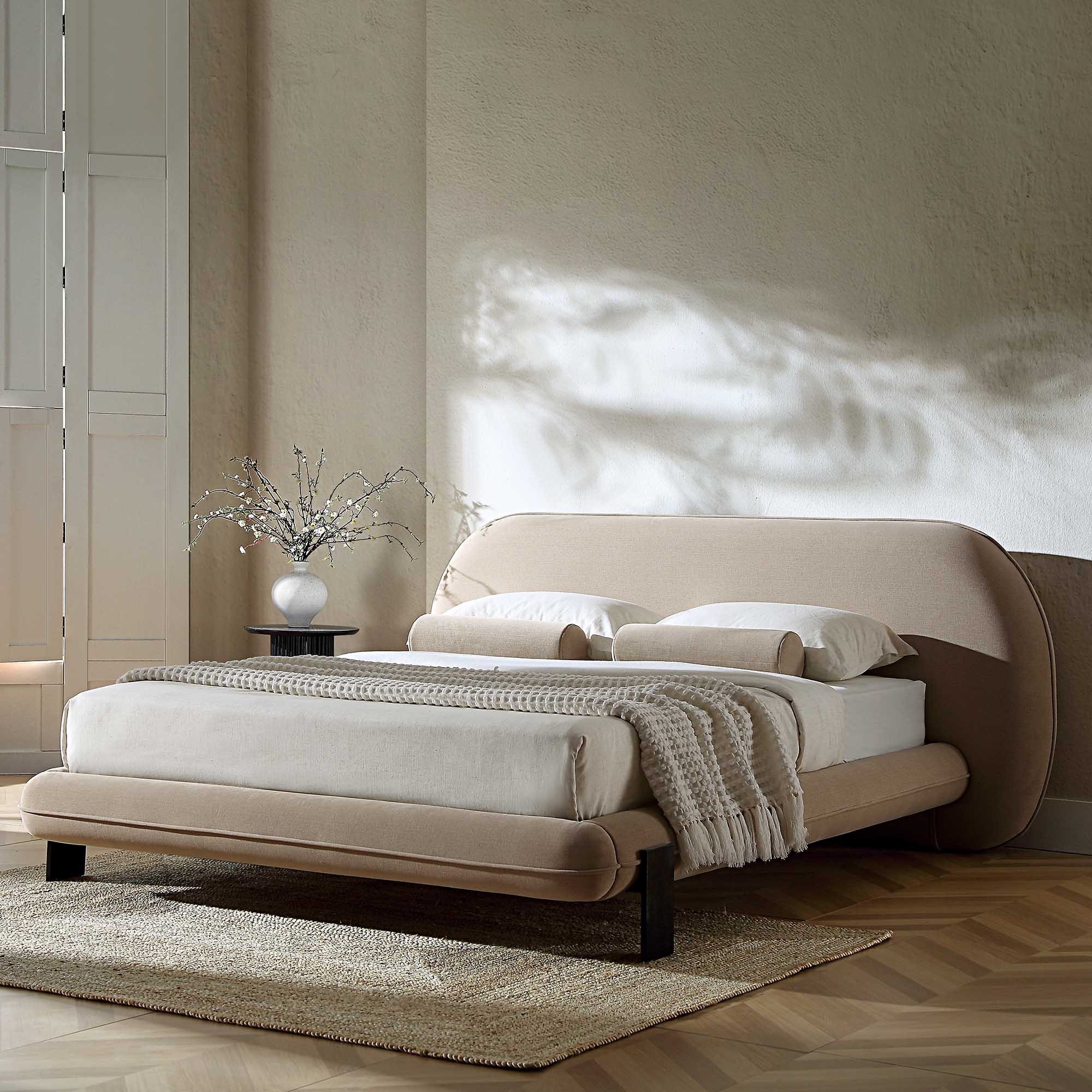Ventara Royal Bed