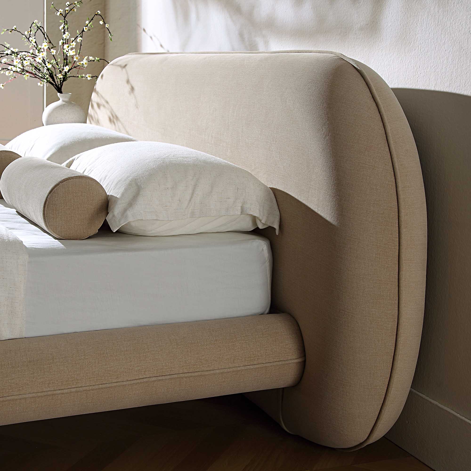 Ventara Royal Bed