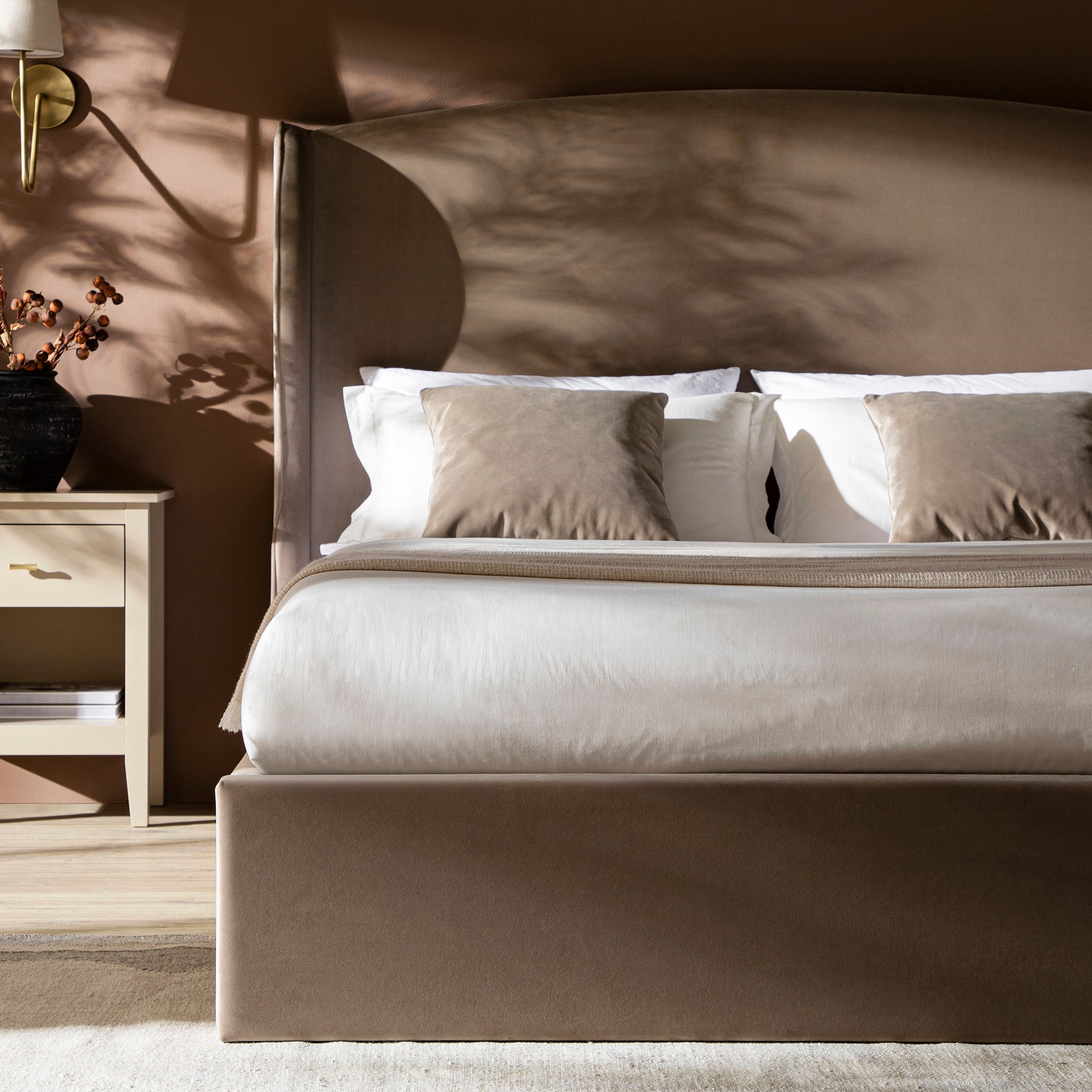 Aurelio Majesty Bed